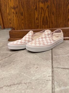 Vans checkered shoes pink
